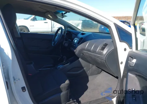 2018 Kia Forte Lx z USA, uszkodzony, nr VIN 3KPFK4A7XJE265766